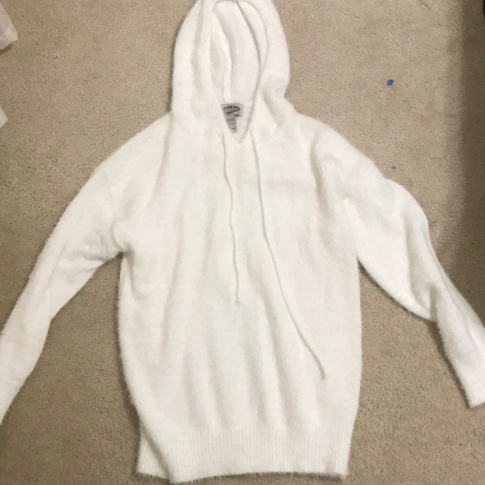 White hooded sweater